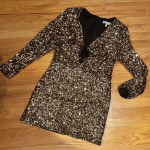 Gold and Black Bodycon Mini Dress with Long Sleeves and V-Neck for Night Out